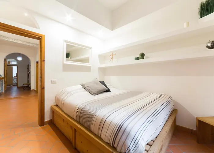 Santa Maria Novella 6 Sleeps Near The Central Station